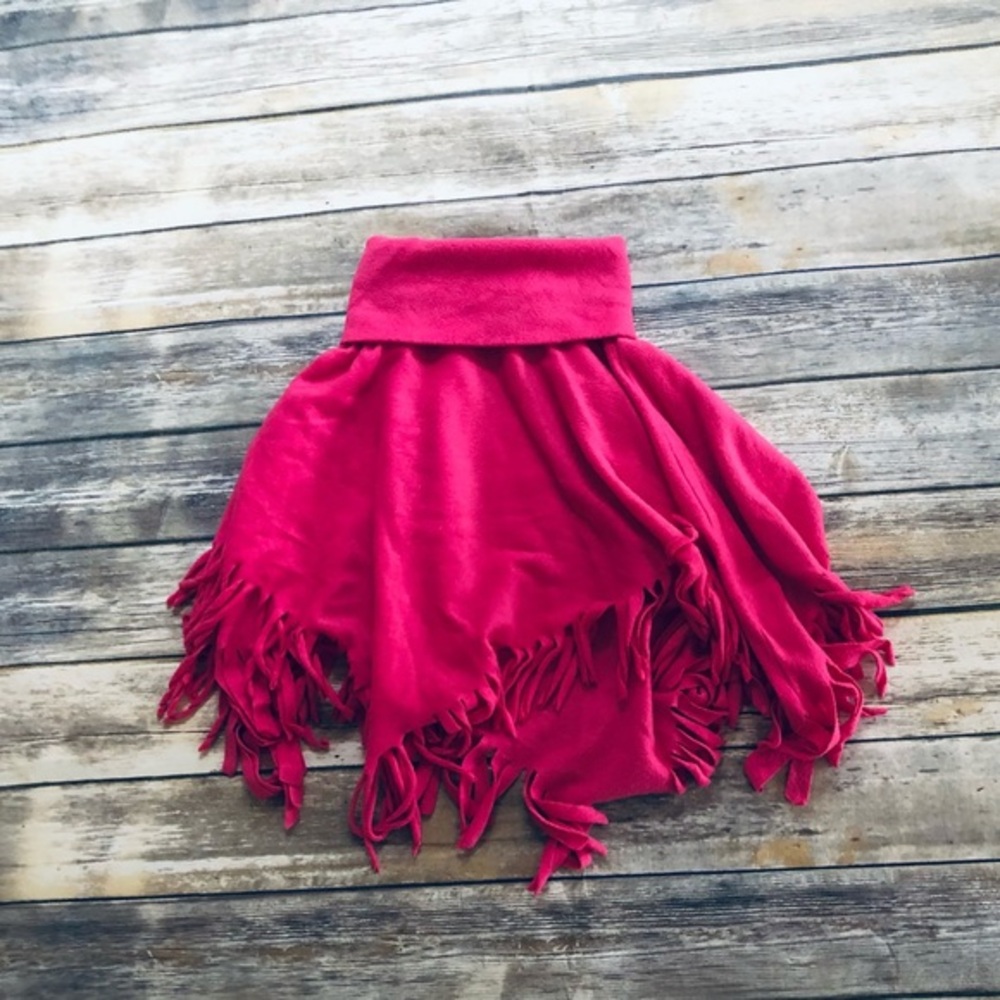 Girls pink shall w/ fringe!